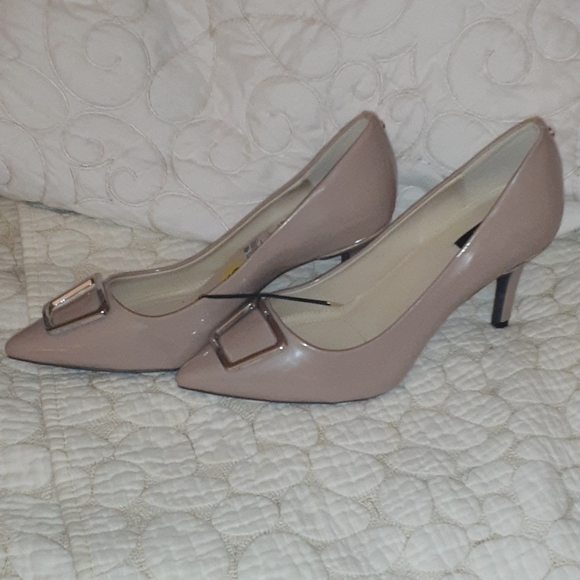Jones New York heels size 9 - Picture 8 of 8